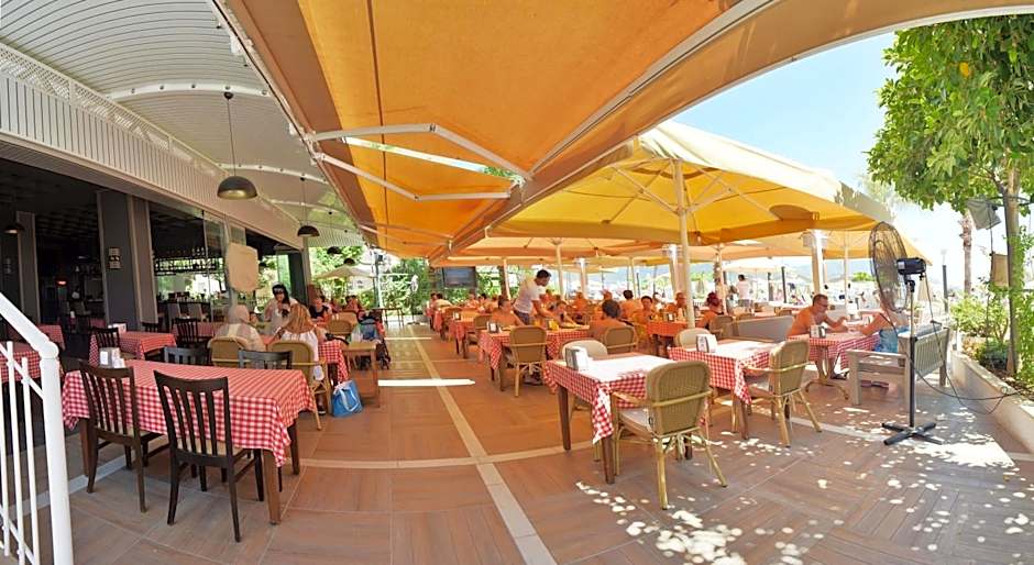 Maris Beach Hotel
