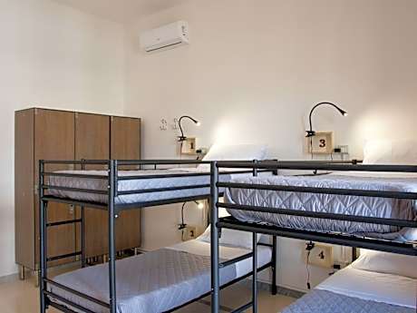 Bed in 6-Bed Mixed Dormitory Room