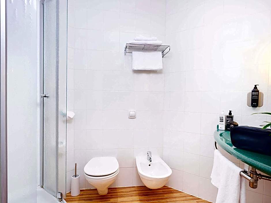 Ibis Como