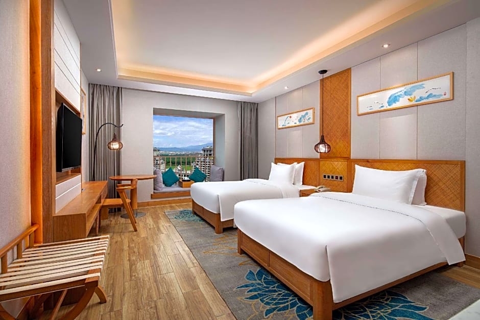 Days Hotel by Wyndham Jinghong Downtown