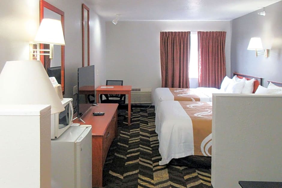 Quality Inn & Suites Salina National Forest Area