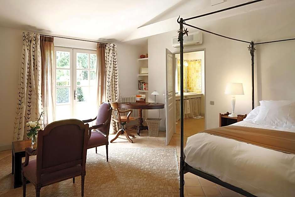 Hostellerie De L'abbaye De La Celle - Les Collectionneurs