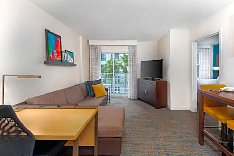 One-Bedroom Suite with Balcony