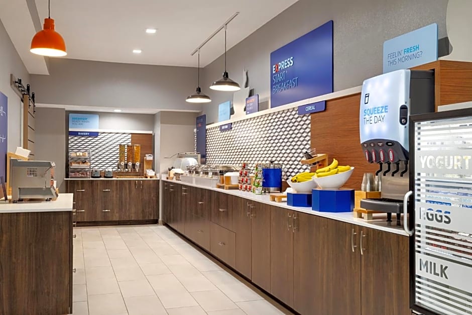Holiday Inn Express & Suites Opelousas By IHG