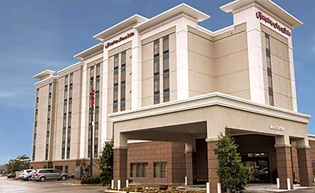 Hampton Inn By Hilton And Suites Nashville-Airport