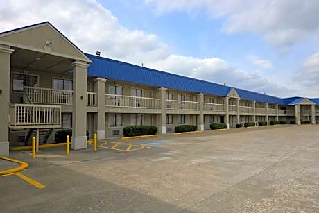 Baymont by Wyndham McAlester Hwy 69