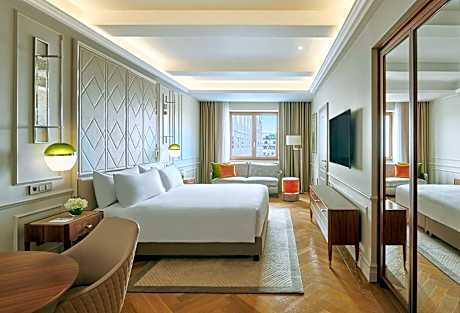 Premium Corner King Room