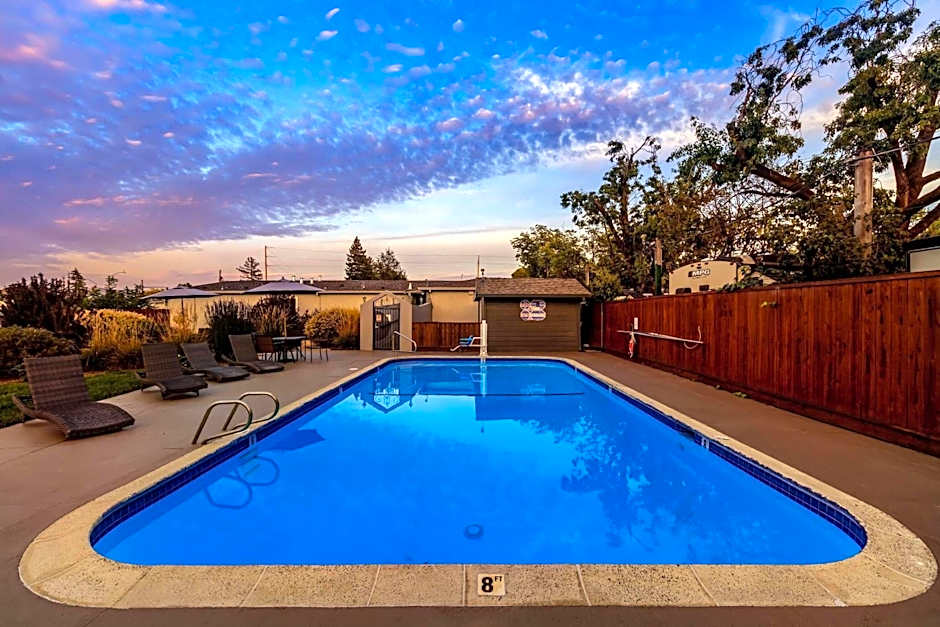 Travelodge by Wyndham Santa Rosa Wine Country