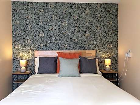 Double Room with Shared Bathroom