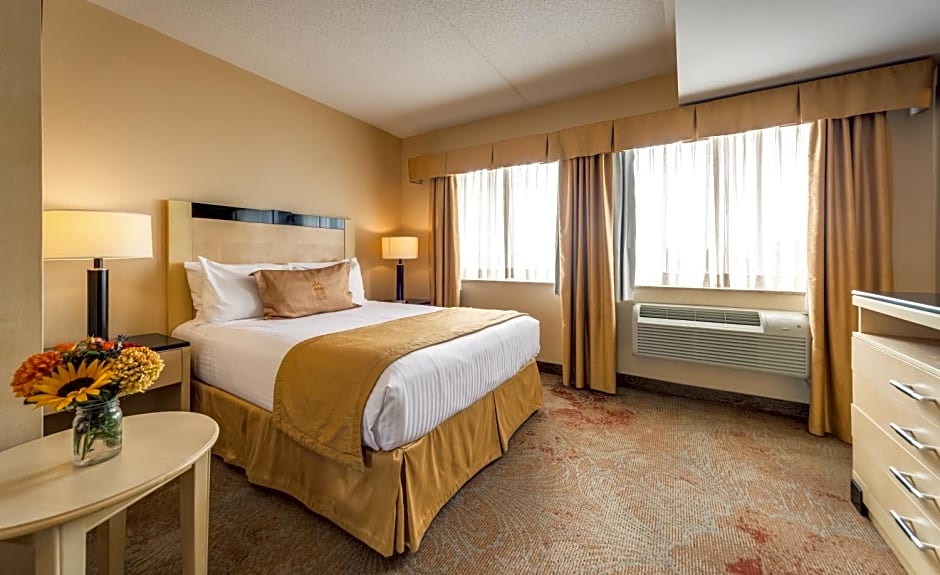 Monte Carlo Inn & Suites Downtown Markham