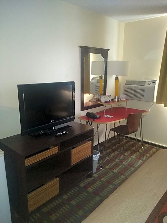 Super 8 by Wyndham Craig