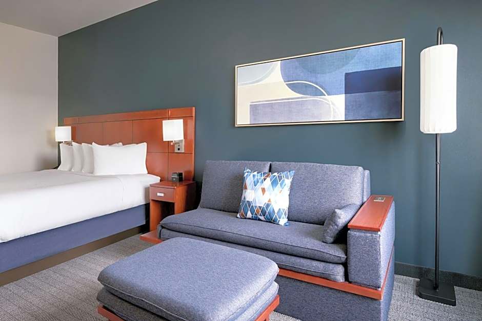Courtyard by Marriott Lincoln Downtown/Haymarket