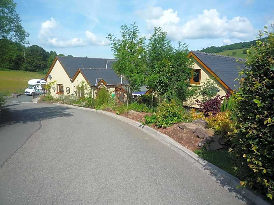 Castle Lodge - Brecon Beacons Accommodation