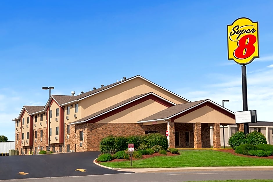 Super 8 by Wyndham Collinsville St. Louis