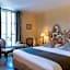 Hotel Aux Vieux Remparts, The Originals Relais (Relais du Silence)