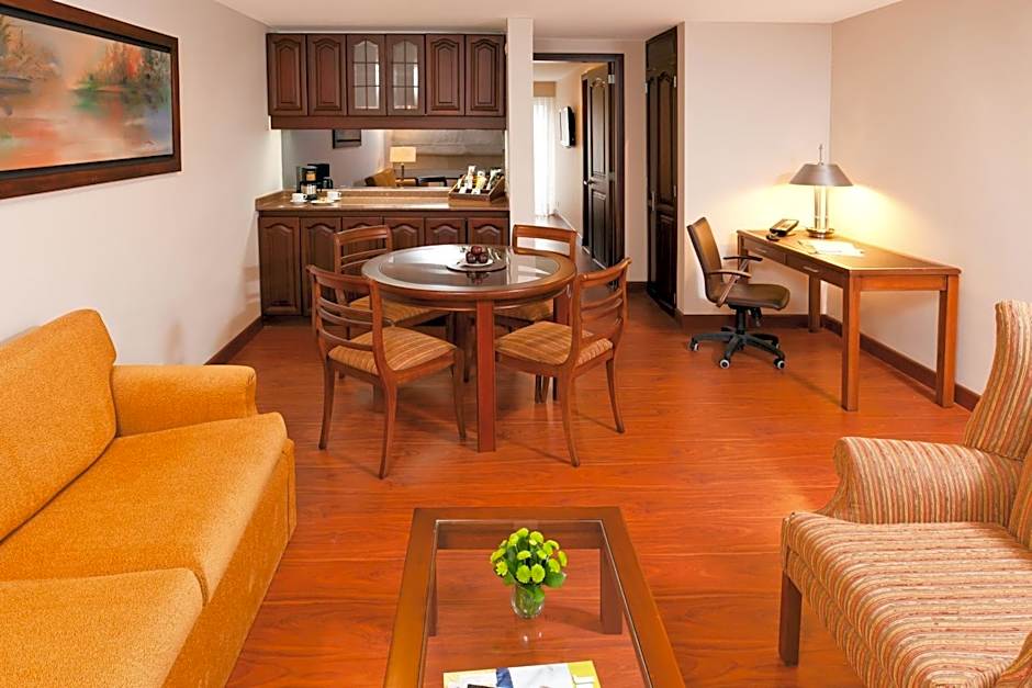 Hotel Windsor House Inn By GEH Suites