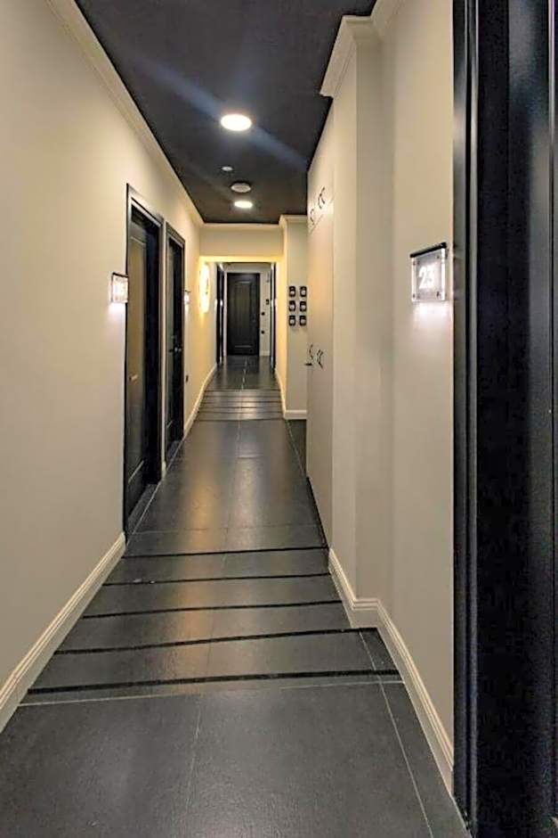 Triple A - Stylish Seven On The Pedestrian - FREE Parking!