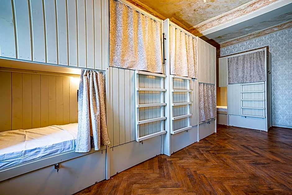 Blue Bird Boutique Hostel - Riga Old Town