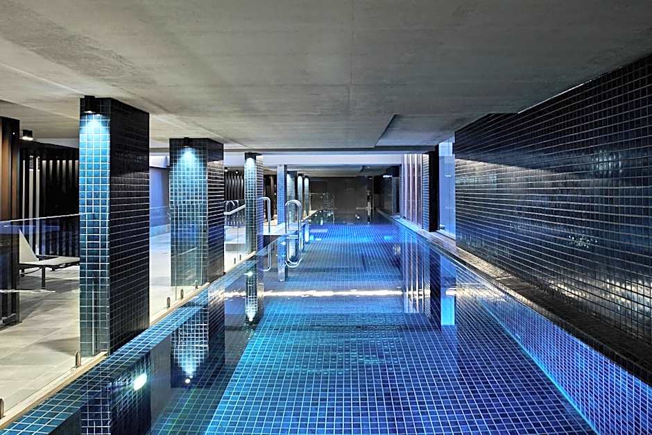 Midnight Hotel, Autograph Collection