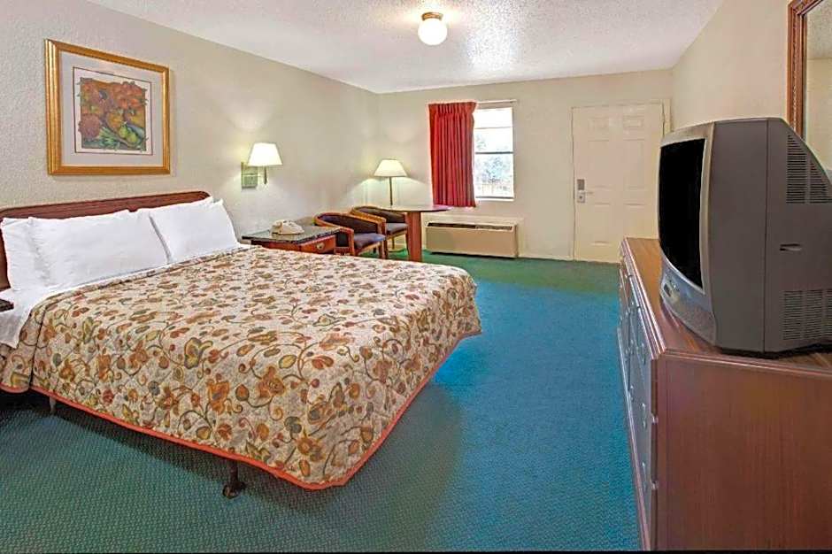 Knights Inn South Houston