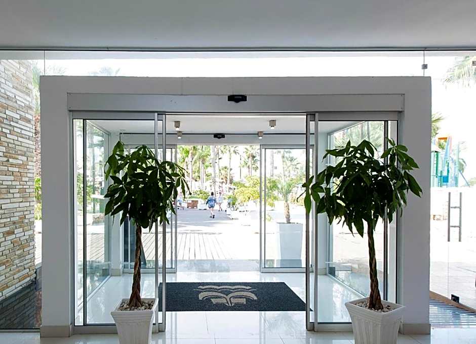 Marlita Beach Hotel Apartments