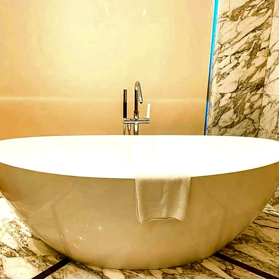 Grand Swiss-Belhotel Waterfront Seef