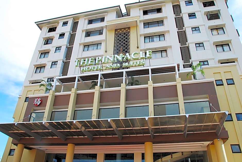 Pinnacle Hotel And Suites
