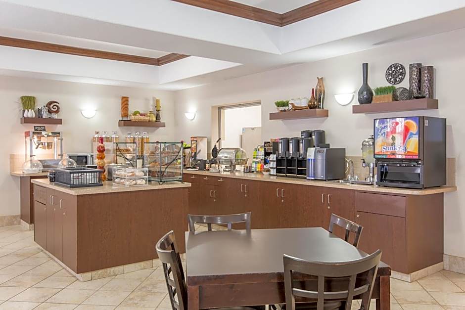 Ramada by Wyndham Wainwright