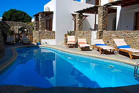 Siroco's Rooms And Studios