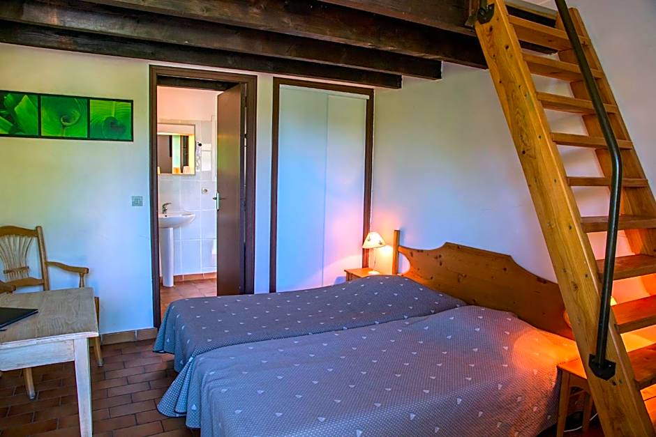 Logis Hôtel Restaurant L'Escarbille