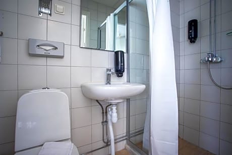 Atrium Small - view to lobby