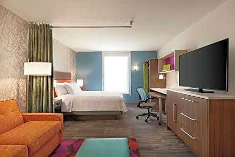 1 Queen Bed Studio Nonsmoking