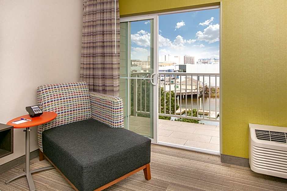 Photo 1 of 10 of 2 King Beds, River View, Balcony