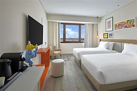 Twin Room with Pyramid View