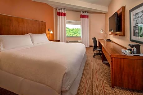 Guest room, 1 King, Whirlpool