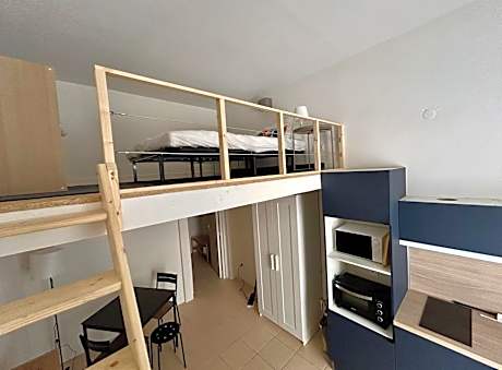 Studio - Split Level