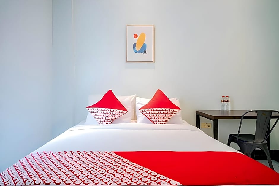 Hotel O Makassar near Mall Panakukkang formerly Sayang Home Stay