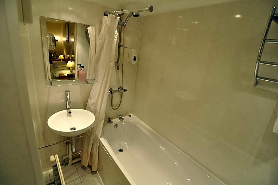 The Roundabout Hotel