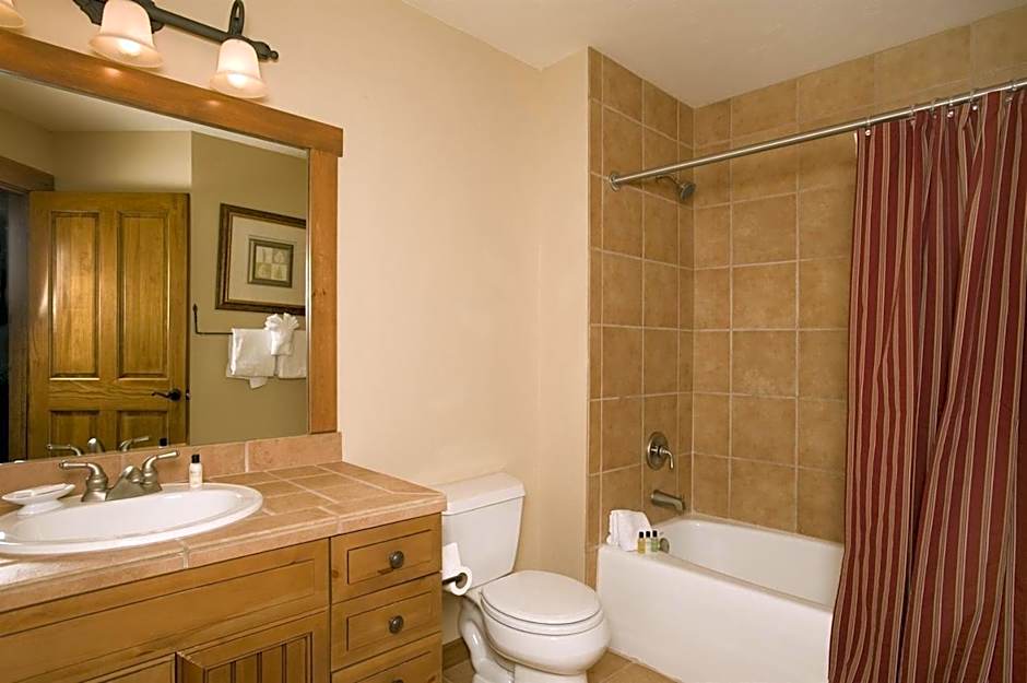 Mountain Thunder Lodge