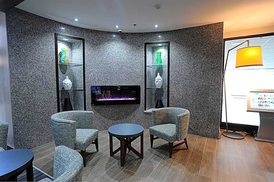 Holiday Inn Express & Suites Toronto Airport West By IHG