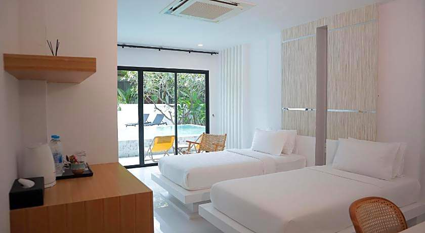 Tonsai Tropical Phi Phi Island