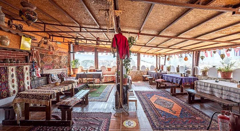 Anz Guest House Pansiyon