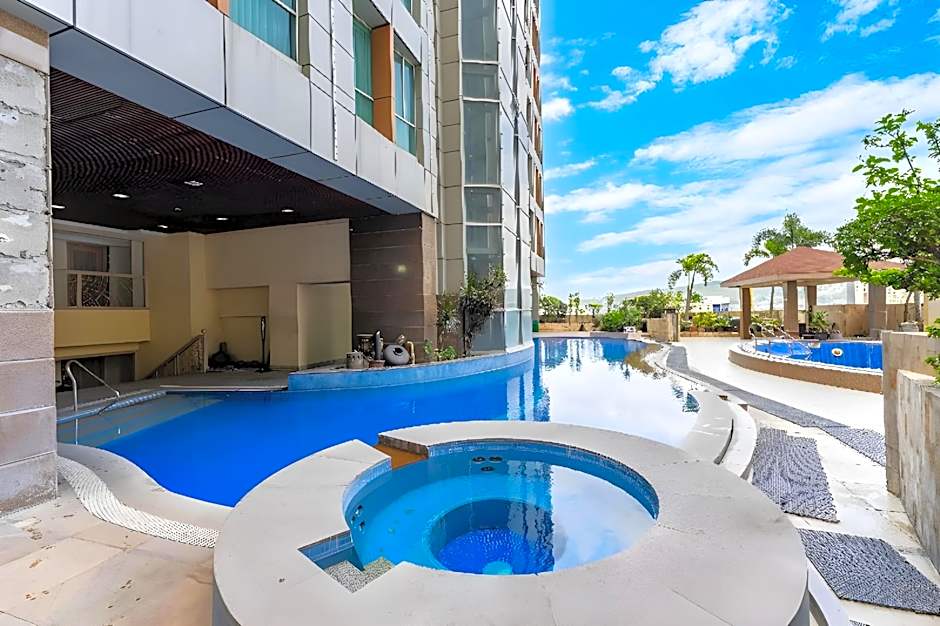 Crown Regency Hotel & Towers