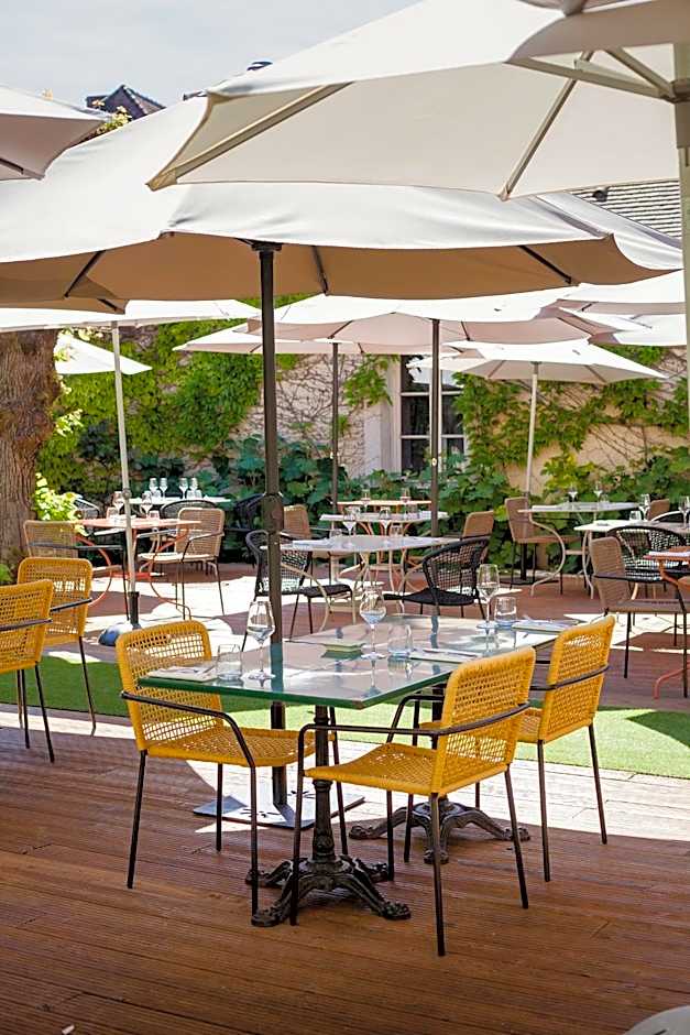 Logis Hostellerie des Clos et restaurant Bistrot des grands crus et Maison de la tour Chablis