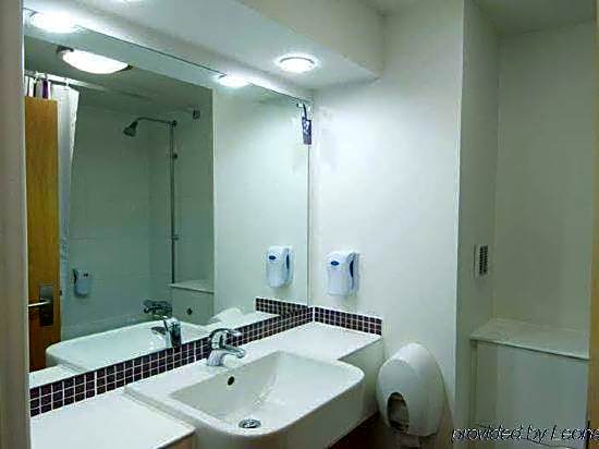 Premier Inn Poole North