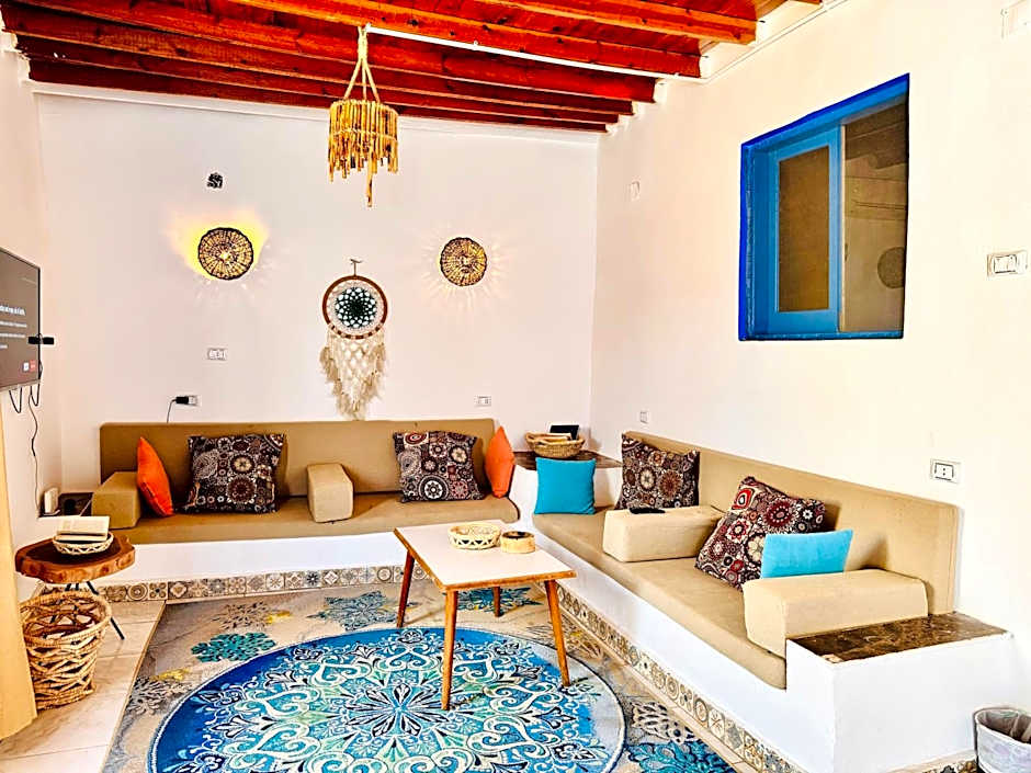 Blue Villa in Lighthouse