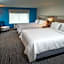 Holiday Inn Express & Suites Fairmont By IHG