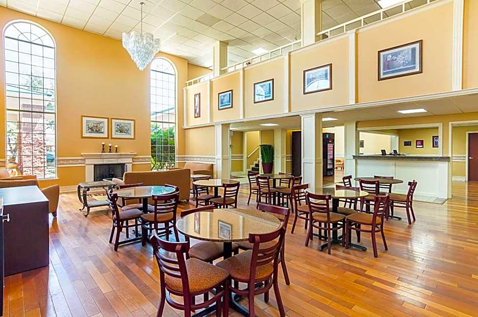 Quality Suites Lubbock Southwest