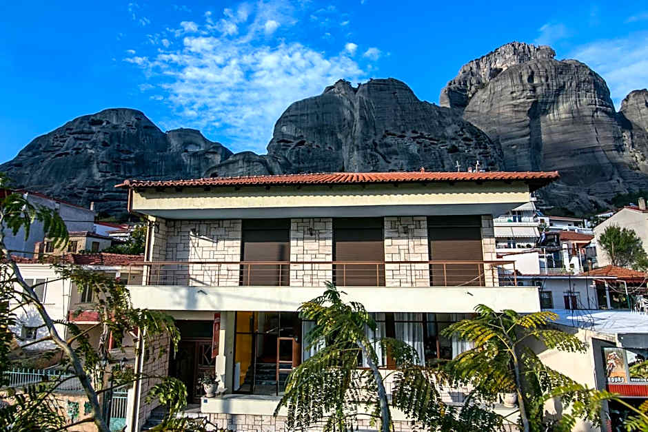 The Holy Rock - Hostel at meteora