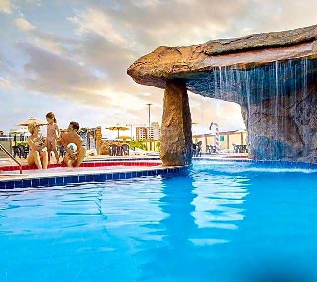 Hotel Golden Dolphin com café da manhã! Piscinas 24h